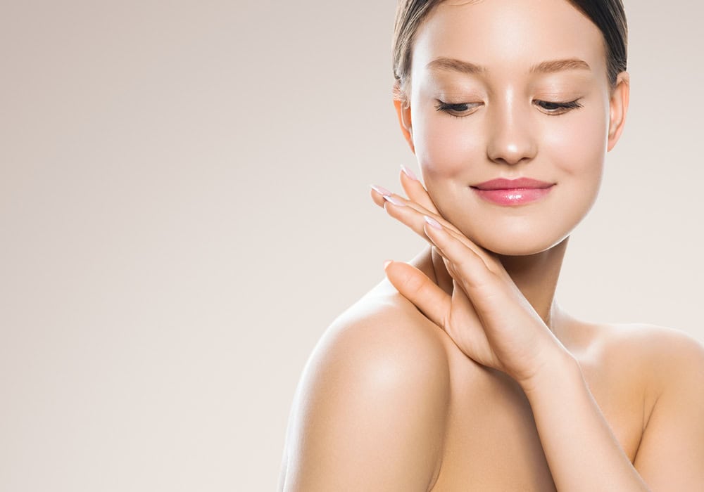 Woman has gorgeous, glowing skin thanks to laser skin resurfacing.