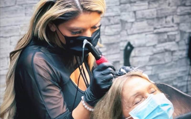 International Hair Institute offers non-surgical treatment for hair loss with Scalp Micropigmentation (SMP).