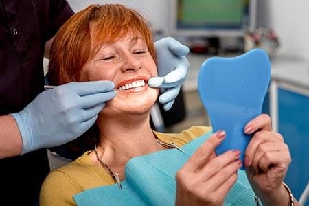Advantages of Choosing Dentures
